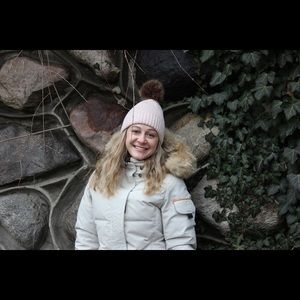 Meet your Posher, Anna